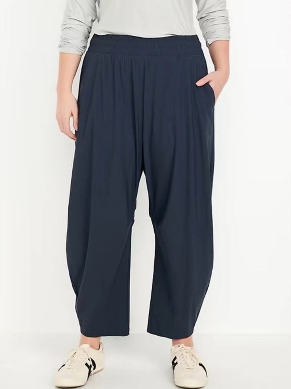 Old Navy Women’s High-Rise SleekTech Barrel Ankle Pants Navy Small Petite
